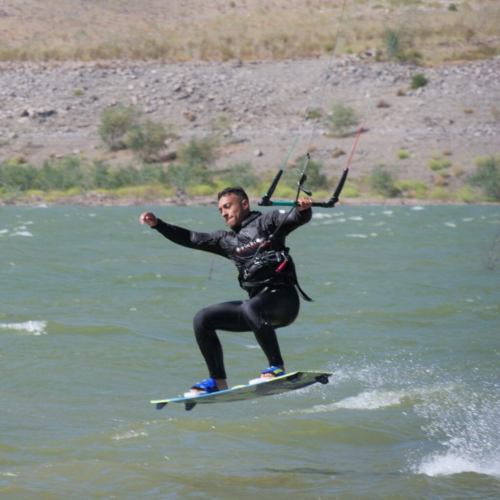 Curso avanzado de rotaciónes kitesurf en Puclaro.