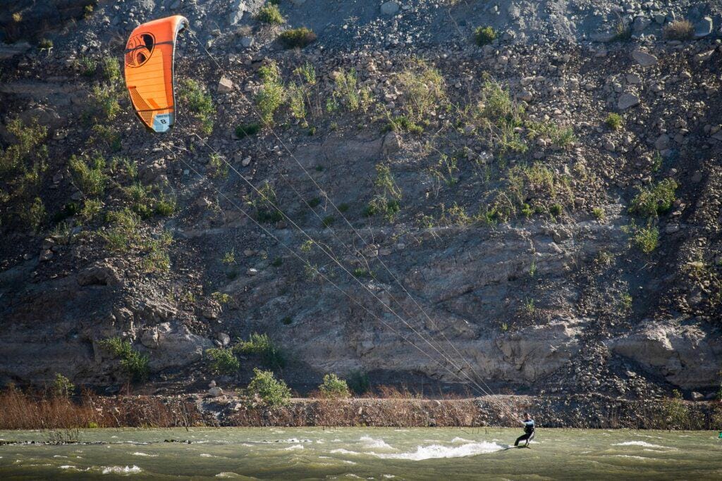 Rider navegando en el inmenso spot de puclaro, 9 meses de viento al año garantizados.